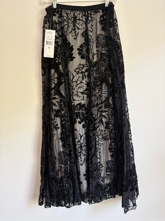 Karen Kane Dresses & Skirts - Karen Kane Black Velvet Floral Burnout Maxi Skirt sz XL NWT Elegant Boho Evening
